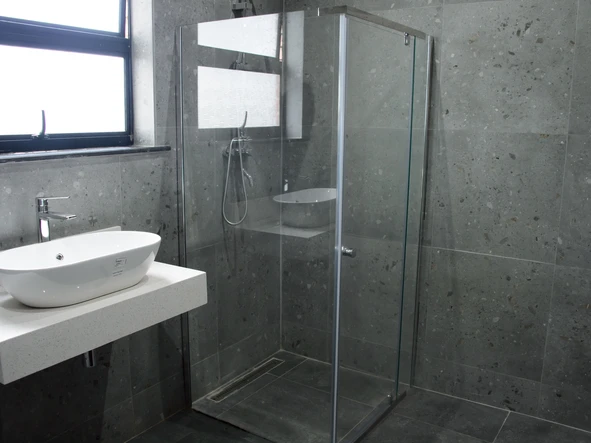 4 Bedroom Flat & Apartment