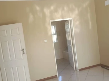 3 Bedroom Flat & Apartment