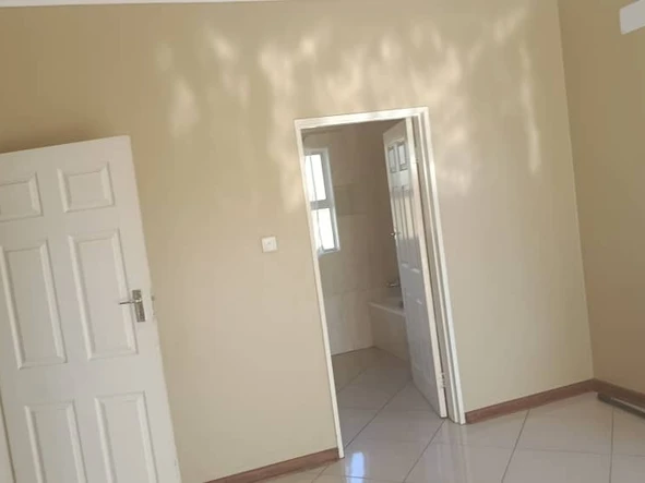 3 Bedroom Flat & Apartment