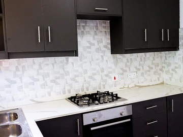 3 Bedroom Flat & Apartment