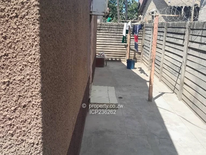 4 Bedroomed House For Sale In Manyame Park, Chitungwiza(TITLE DEED)