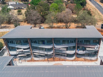 2 Bedroom Flat & Apartment