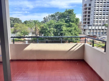 2 Bedroom Flat & Apartment