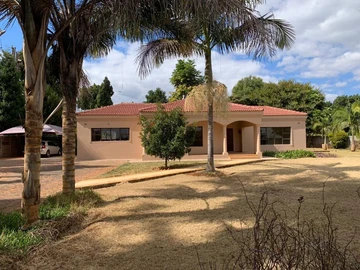 4 Bed House for sale in Helensvale