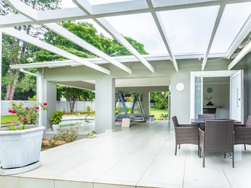 Upmarket Spacious Open-Plan Home
