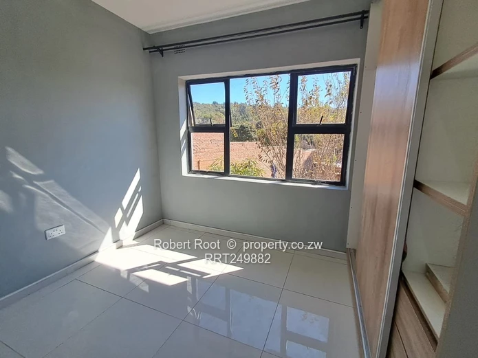 Neat newly buit 3 bed cottage
