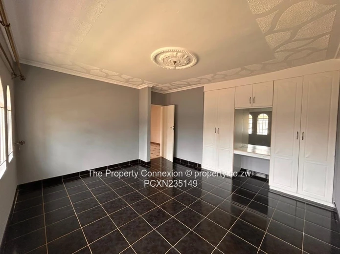 Luxury Rental Property in Helensvale, Borrowdale