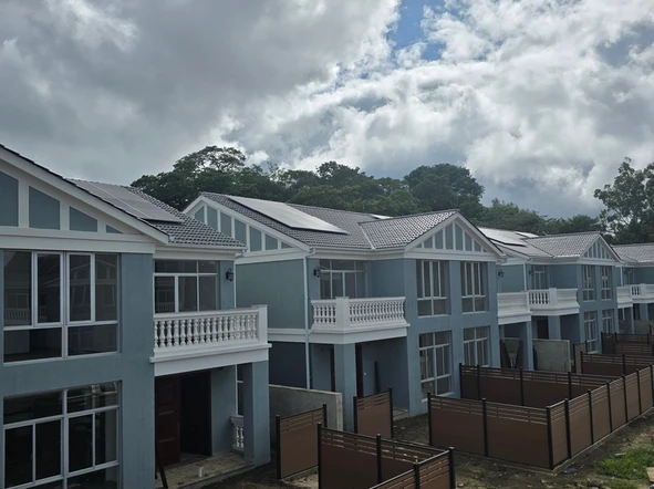 4 Bedroom Flat & Apartment