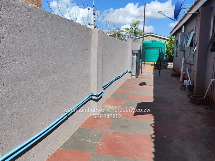 4-Bed  Home in Luveve 5.