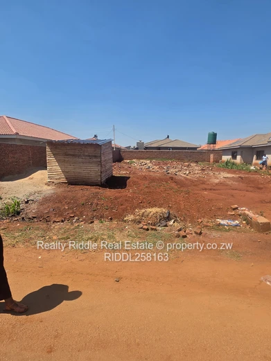 558m² Stand Ashdown Park, Harare West —  Tarred, Sewered