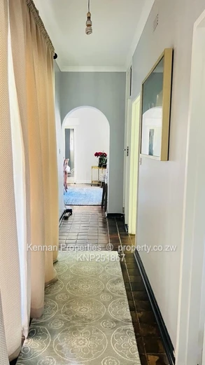 Family home on 4900 sqm of land with good water  (Sole Mandate)