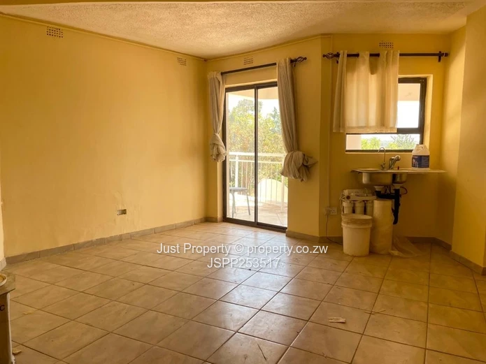Grand 6-Bedroom Home on 4452 m², Borrowdale Brooke (Sole Mandate)