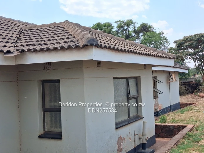 6-Bed Gletwin Park Home — Walled Garden, Double Garage