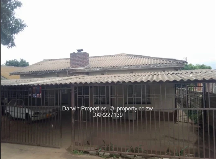 Spacious Home. Quiet Close. Title Deeds