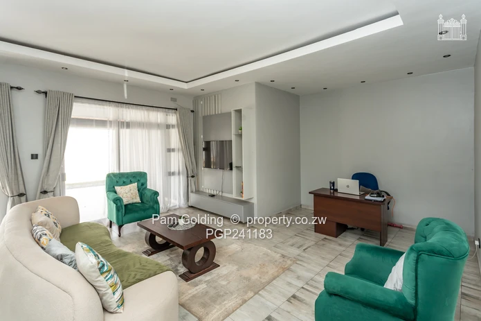 Neat Cluster Home in Peakwood Village!