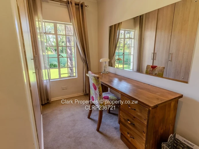 Elegant 5 Bedroom Guest Lodge/Family Retreat.