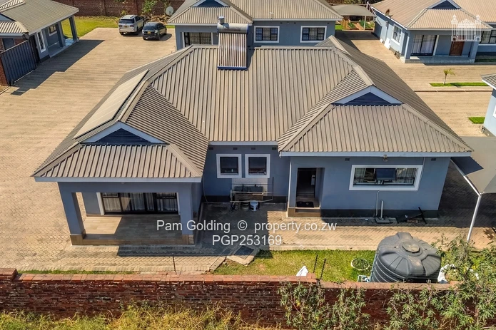 Modern 3-Bedroom Cluster Home!