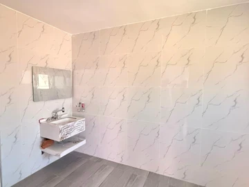 4 Bedroom Garden Flat