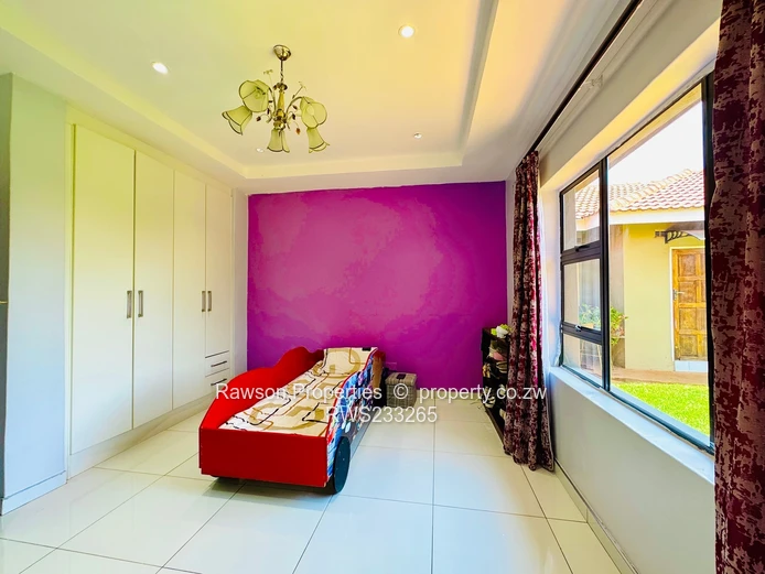 Very neat & modern house for sale in Mount Pleasant Heights (Sole Mandate)