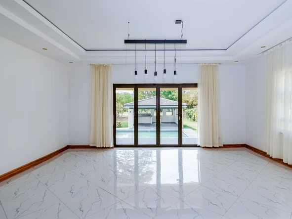 5 Bedroom House