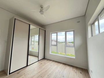 3 Bedroom Flat & Apartment