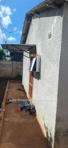 Well-kept 3-Bed Kuwadzana Home - Verandah & Walled