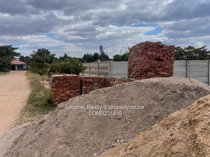 400m² Waterfalls Stand — Fenced, on Quiet Dirt Road