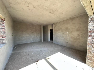 2 Bedroom Flat & Apartment