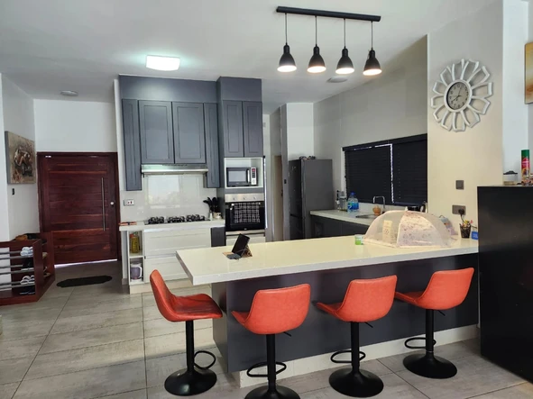 4 Bedroom Garden Flat