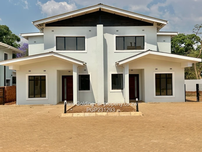 3 Bedroom Upmarket Townhouses - Marlborough 
