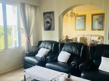 3 Bedroom Flat & Apartment