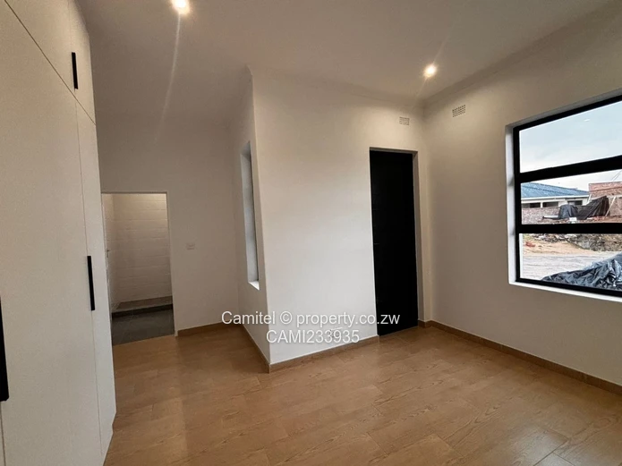 Arlington newly built 3 bed with main ensuite sitting on 580sqm with title clean deed 