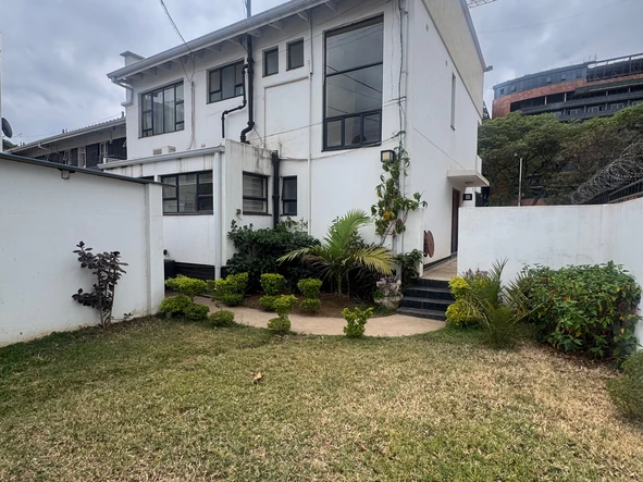 3 Bedroom Flat & Apartment