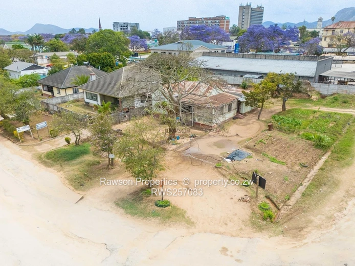 Prime Corner 3-Bed House on Main Road, Avenues (Sole Mandate)