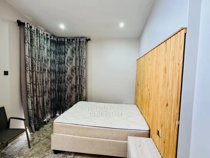 Highlands 4-Bed Furnished Flat with Solar & Pool