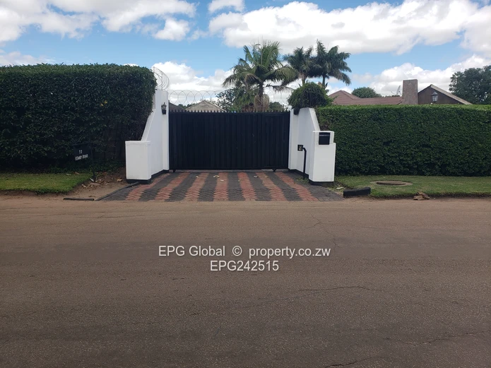 Solid Family house available for letting  