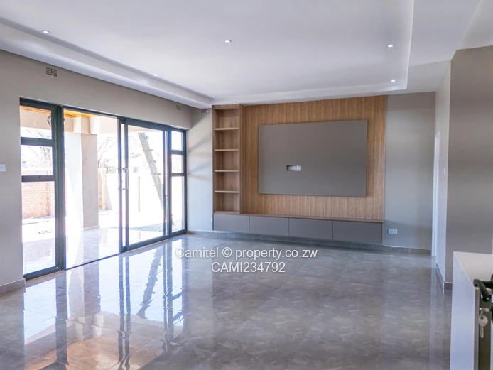 3 bed Arlington Cluster apartment with borehole nice garden 