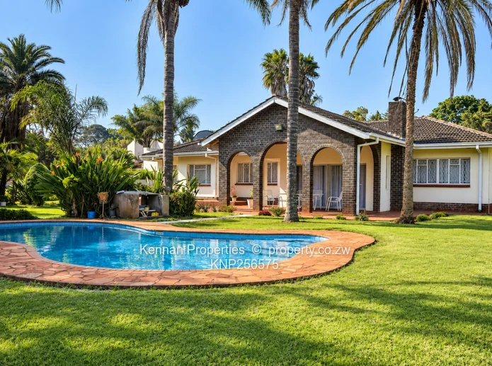 Attractive Furnished 4-Bedroom Family Home in Greystone Park (Sole Mandate)