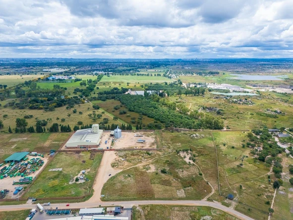 Commercial & Industrial Land