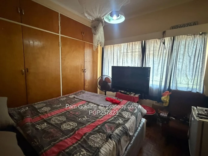 5-Bed Parklands Home with Borehole & beautiful Lawn (Sole Mandate)