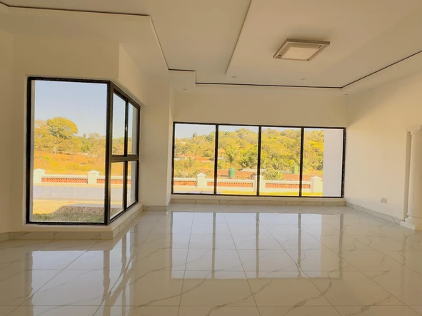 4 Bedroom Flat & Apartment