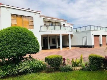 8 Bedroom Townhouse Complex