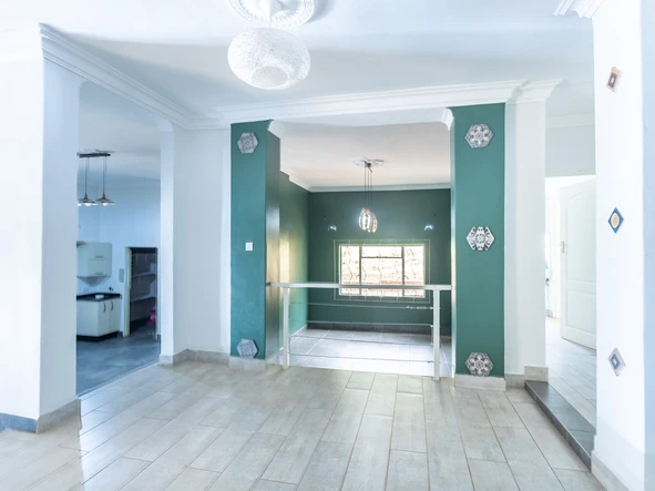 3 Bedroom Flat & Apartment