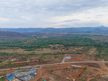 Commercial & Industrial Land