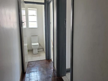 2 Bedroom Flat & Apartment