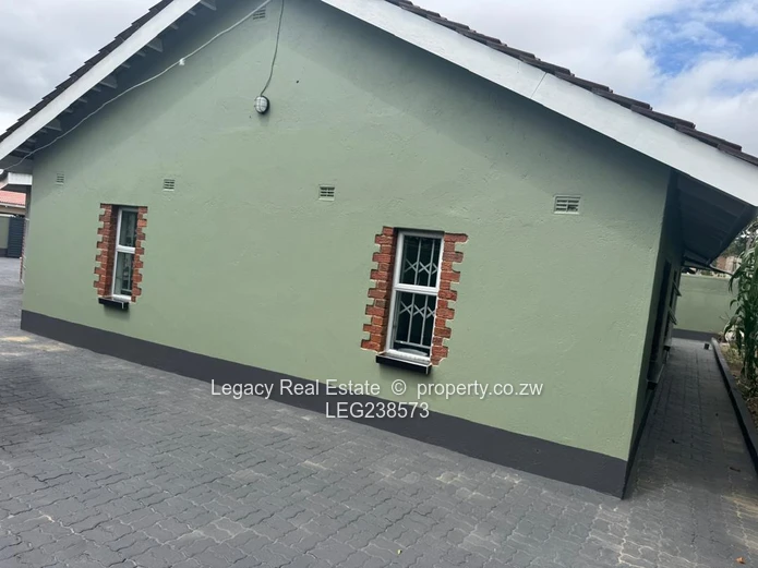 Beautiful 4-Bedroom House To Rent In New Zengeza 5