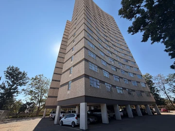 2 Bedroom Flat & Apartment