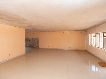 3 Bedroom Flat & Apartment