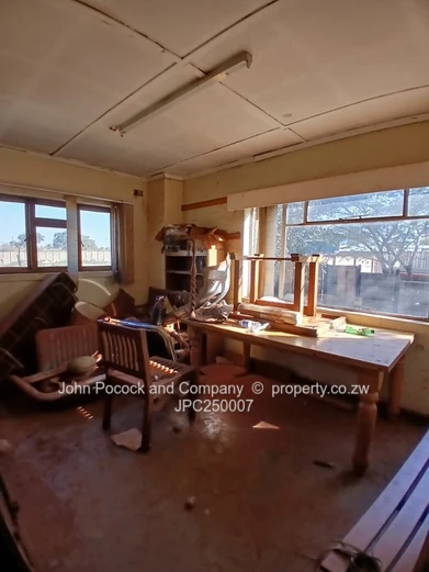 Prime Property in Steeldale - Office, Warehouse, and Workshop Space!