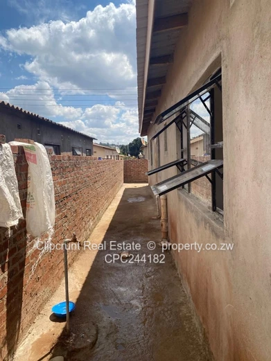 Warren-park D house forsale (Sole Mandate)